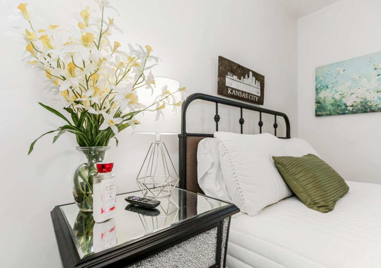 Becky & Marvels 420 Stay - Private Room Kansas City Exterior foto